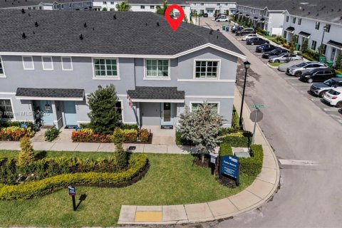 Townhouse in Florida City, Florida 3 bedrooms, 159.33 sq.m. № 1857491 - photo 25