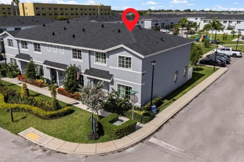 Townhouse in Florida City, Florida 3 bedrooms, 159.33 sq.m. № 1857491 - photo 28