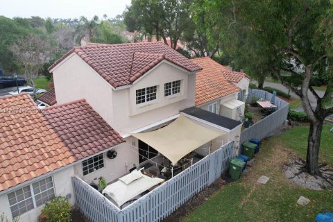 Townhouse in Weston, Florida 3 bedrooms, 130.99 sq.m. № 1693007 - photo 8
