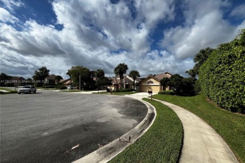 House in Boynton Beach, Florida 2 bedrooms, 169.92 sq.m. № 1953309 - photo 29