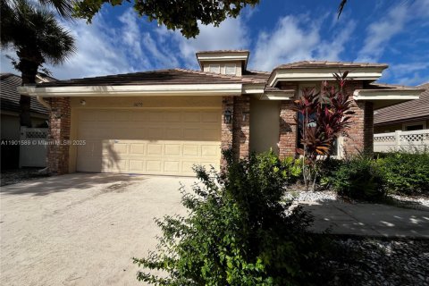 House in Boynton Beach, Florida 2 bedrooms, 169.92 sq.m. № 1953309 - photo 27