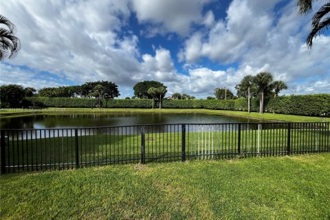 House in Boynton Beach, Florida 2 bedrooms, 169.92 sq.m. № 1953309 - photo 25