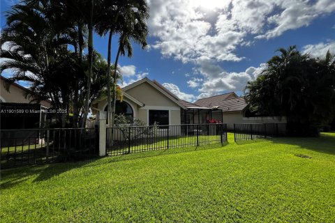 House in Boynton Beach, Florida 2 bedrooms, 169.92 sq.m. № 1953309 - photo 6