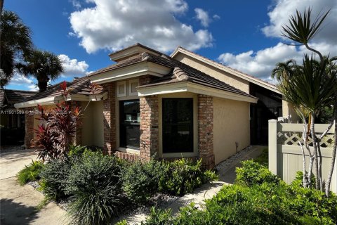 House in Boynton Beach, Florida 2 bedrooms, 169.92 sq.m. № 1953309 - photo 26