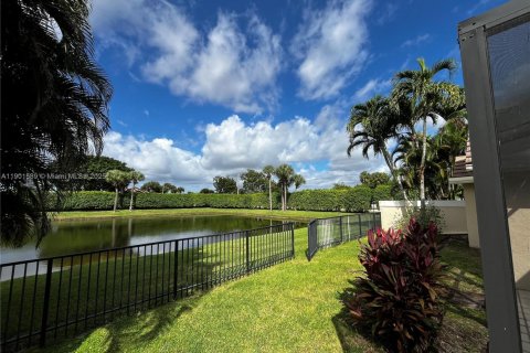 House in Boynton Beach, Florida 2 bedrooms, 169.92 sq.m. № 1953309 - photo 7