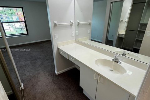 House in Boynton Beach, Florida 2 bedrooms, 169.92 sq.m. № 1953309 - photo 24