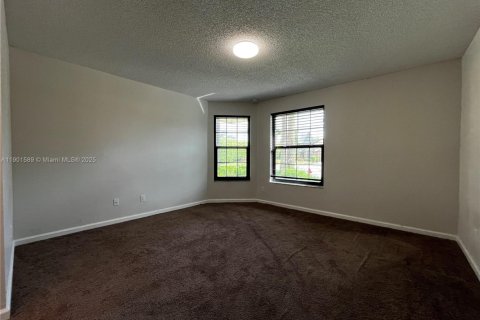 House in Boynton Beach, Florida 2 bedrooms, 169.92 sq.m. № 1953309 - photo 23