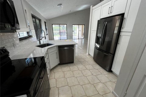 House in Boynton Beach, Florida 2 bedrooms, 169.92 sq.m. № 1953309 - photo 19