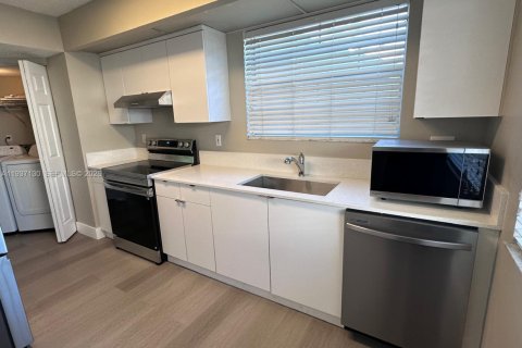 Copropriété à louer à Homestead, Floride: 2 chambres, 107.77 m2 № 1995044 - photo 17