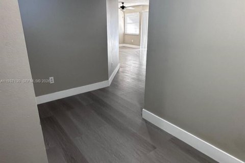 Copropriété à louer à Homestead, Floride: 2 chambres, 107.77 m2 № 1995044 - photo 5