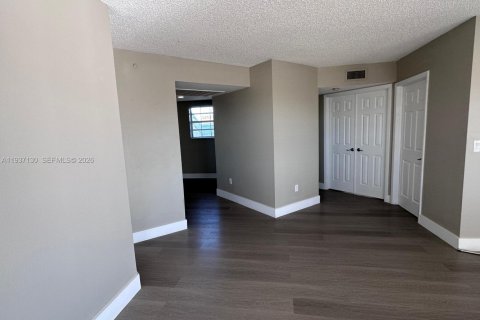 Copropriété à louer à Homestead, Floride: 2 chambres, 107.77 m2 № 1995044 - photo 8