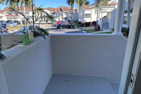 Copropriété à louer à Homestead, Floride: 2 chambres, 107.77 m2 № 1995044 - photo 3