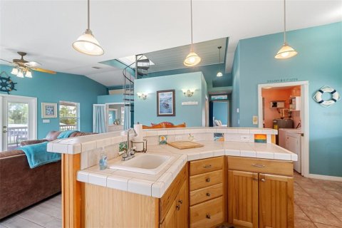 Villa ou maison à vendre à Crystal River, Floride: 2 chambres, 112.97 m2 № 1919146 - photo 9