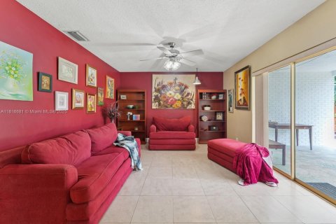 House in Hollywood, Florida 4 bedrooms, 181.44 sq.m. № 1787288 - photo 14