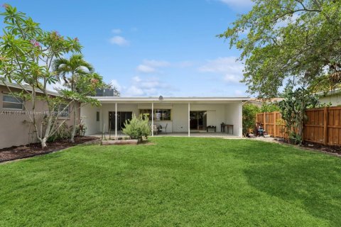 House in Hollywood, Florida 4 bedrooms, 181.44 sq.m. № 1787288 - photo 30
