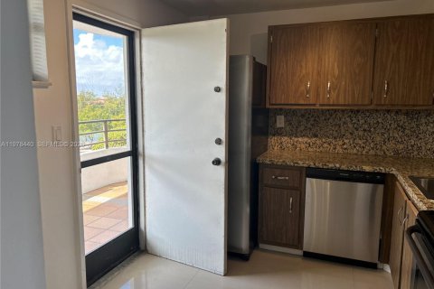 Купить кондоминиум в Халландейл-Бич, Флорида 2 спальни, 96.62м2, № 2047163 - фото 15