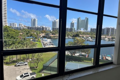 Купить кондоминиум в Халландейл-Бич, Флорида 2 спальни, 96.62м2, № 2047163 - фото 5