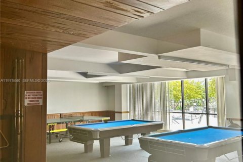 Купить кондоминиум в Халландейл-Бич, Флорида 2 спальни, 96.62м2, № 2047163 - фото 27