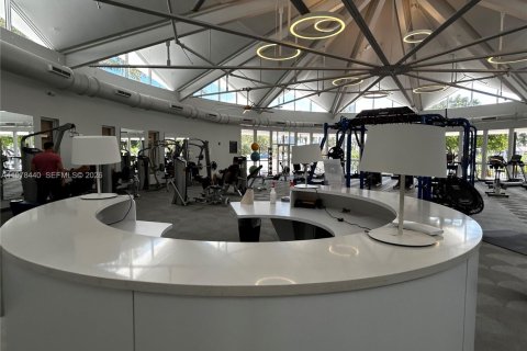 Купить кондоминиум в Халландейл-Бич, Флорида 2 спальни, 96.62м2, № 2047163 - фото 17