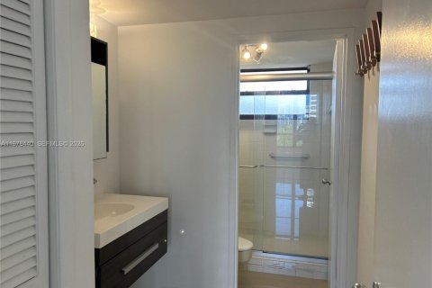 Купить кондоминиум в Халландейл-Бич, Флорида 2 спальни, 96.62м2, № 2047163 - фото 6