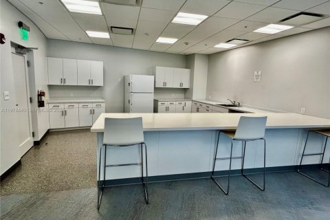 Купить кондоминиум в Халландейл-Бич, Флорида 2 спальни, 96.62м2, № 2047163 - фото 24