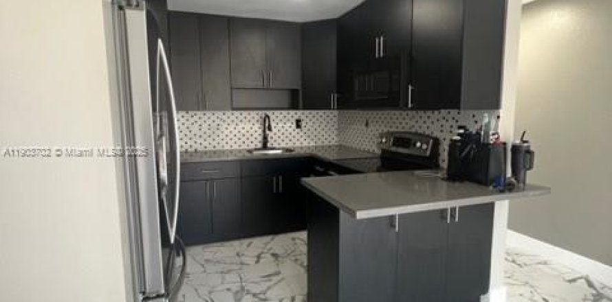 Condominio en Miami, Florida, 2 dormitorios  № 1954451