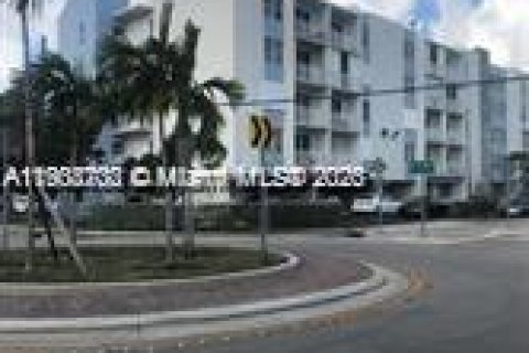 Condominio en venta en Miami, Florida, 2 dormitorios, 65.03 m2 № 1954451 - foto 26