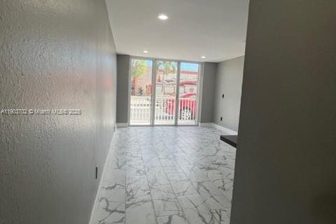 Condominio en venta en Miami, Florida, 2 dormitorios, 65.03 m2 № 1954451 - foto 4