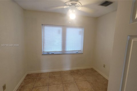 House in Miami Gardens, Florida 3 bedrooms, 85.93 sq.m. № 2340318 - photo 5