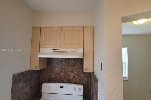 House in Miami Gardens, Florida 3 bedrooms, 85.93 sq.m. № 2340318 - photo 4