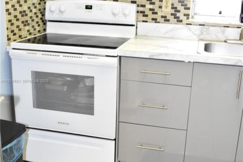 Купить кондоминиум в Санрайз, Флорида 1 спальня, 54.81м2, № 1990346 - фото 13