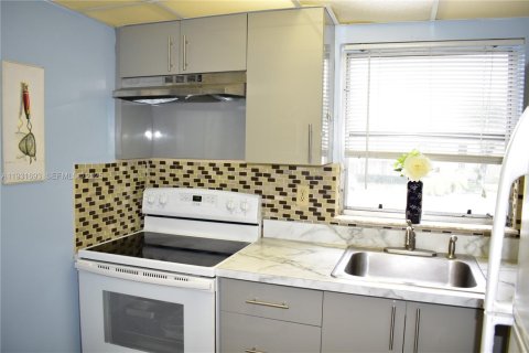 Купить кондоминиум в Санрайз, Флорида 1 спальня, 54.81м2, № 1990346 - фото 10