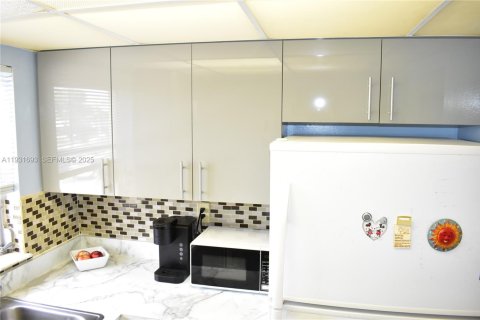 Купить кондоминиум в Санрайз, Флорида 1 спальня, 54.81м2, № 1990346 - фото 11