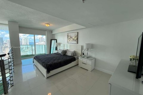 Condominio en alquiler en Miami, Florida, 2 dormitorios, 140.28 m2 № 1947648 - foto 14