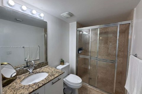 Condominio en alquiler en Miami, Florida, 2 dormitorios, 140.28 m2 № 1947648 - foto 8
