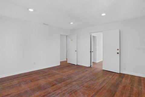 Immobilier commercial à vendre à Daytona Beach, Floride: 484.86 m2 № 1904526 - photo 9