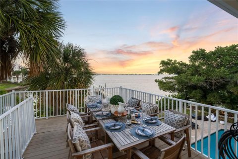 House in Saint Pete Beach, Florida 5 bedrooms, 380.53 sq.m. № 2206618 - photo 21