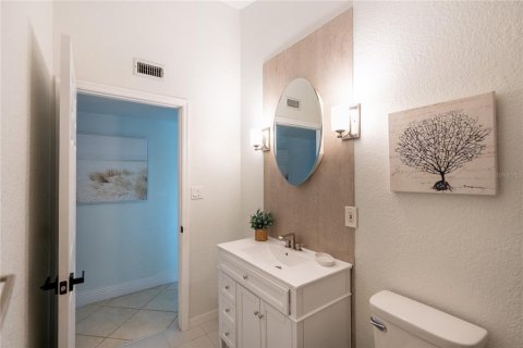 House in Saint Pete Beach, Florida 5 bedrooms, 380.53 sq.m. № 2206618 - photo 27