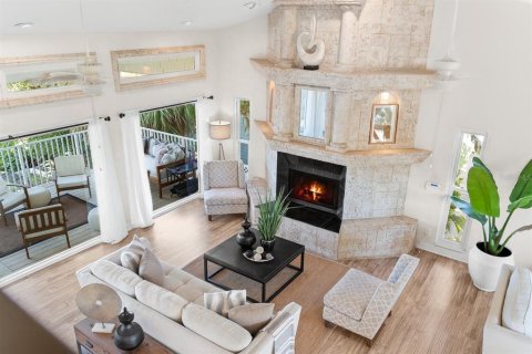 House in Saint Pete Beach, Florida 5 bedrooms, 380.53 sq.m. № 2206618 - photo 7