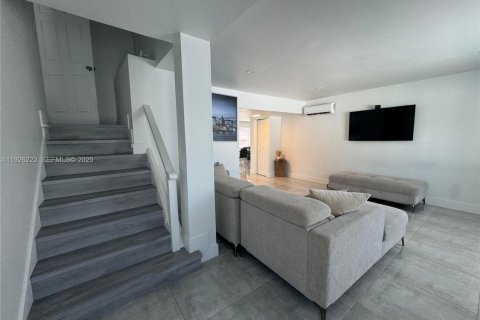 Propiedad comercial en venta en Fort Lauderdale, Florida № 1984566 - foto 5