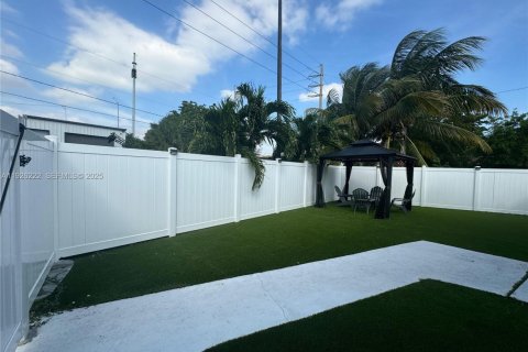 Propiedad comercial en venta en Fort Lauderdale, Florida № 1984566 - foto 26