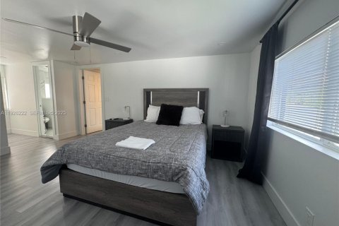 Propiedad comercial en venta en Fort Lauderdale, Florida № 1984566 - foto 8