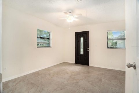 House in Tampa, Florida 6 bedrooms, 284.1 sq.m. № 1786401 - photo 22