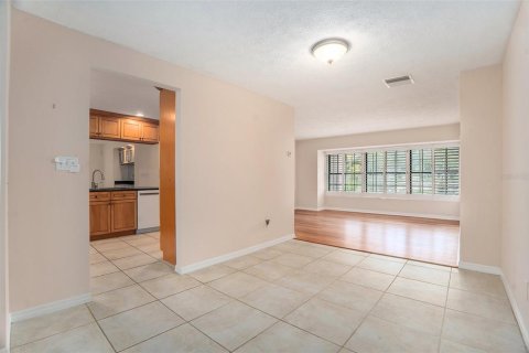 House in Tampa, Florida 6 bedrooms, 284.1 sq.m. № 1786401 - photo 9