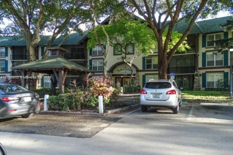 Copropriété à louer à Lauderhill, Floride: 1 chambre, 74.32 m2 № 1974076 - photo 2