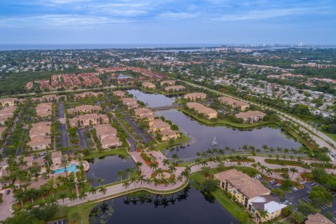 Copropriété à louer à Palm Beach Gardens, Floride: 2 chambres, 107.58 m2 № 1187601 - photo 1