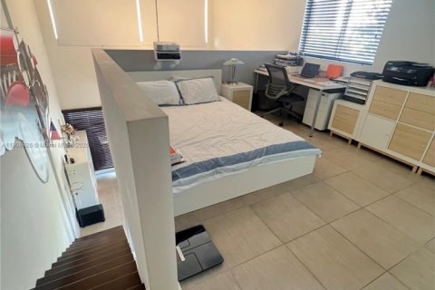 Condominio en alquiler en Miami, Florida, 1 dormitorio, 84.54 m2 № 1969509 - foto 19