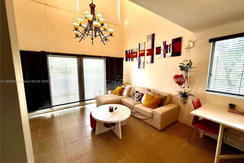 Condominio en alquiler en Miami, Florida, 1 dormitorio, 84.54 m2 № 1969509 - foto 8
