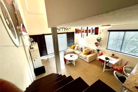 Condominio en alquiler en Miami, Florida, 1 dormitorio, 84.54 m2 № 1969509 - foto 17