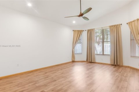 House in Miramar, Florida 3 bedrooms, 194.44 sq.m. № 1838609 - photo 20